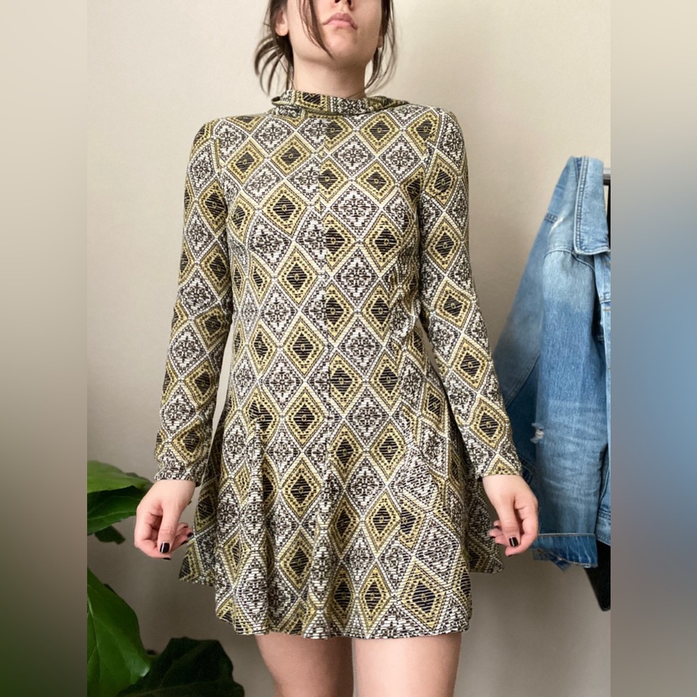 Elegant Long Sleeve Geometric Dress